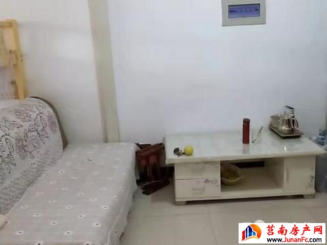 万和玫瑰园 1室1厅 50.00平米 简单装修 900元/月
