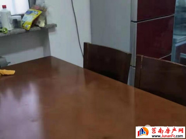 弘德小区 2室2厅 80平米 简单装修 666元/月