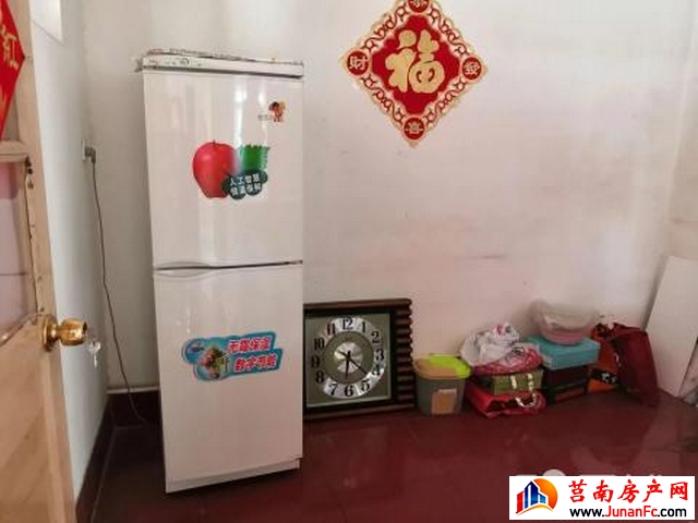 金世界步行街小区 3室2厅 80平米 简单装修 900元/月
