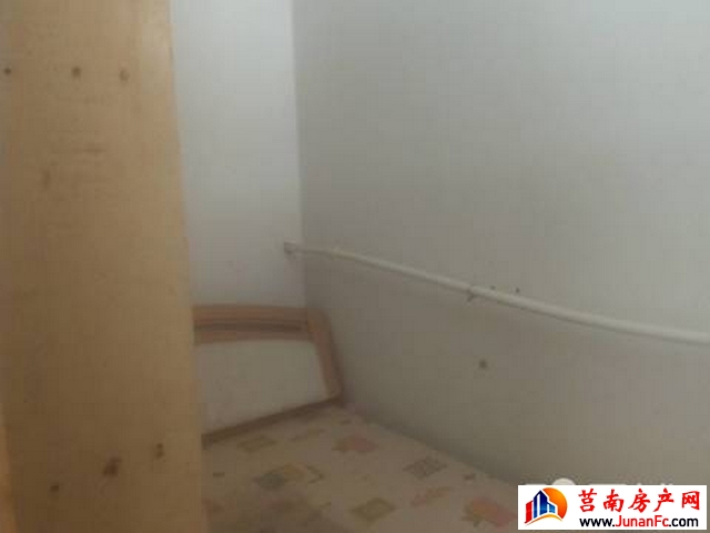 田园小区 3室2厅 80平米 简单装修 666元/月