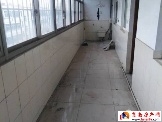 温泉北小区 3室2厅 158平米 简单装修 850元/月