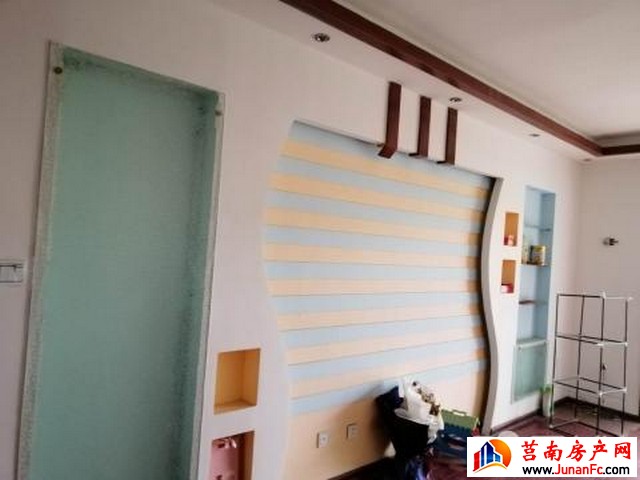 龙泉花园(莒南) 3室2厅 92.0平米 精装修 600元/月