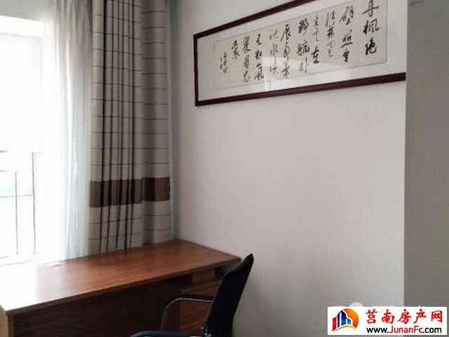 华泉苑 3室2厅 126平米 简单装修 1300元/月