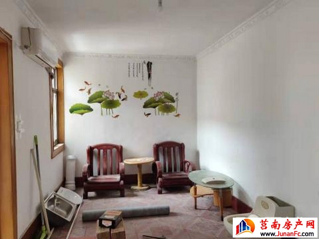 站前小区 2室2厅 70平米 简单装修 666元/月