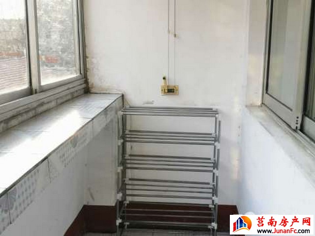 一中小区 2室2厅 85.00平米 简单装修 700元/月