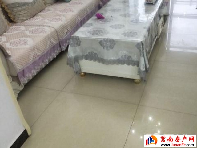 阜丰国际 2室2厅 92平米 简单装修 1400元/月