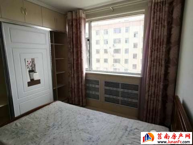天桥小区 2室2厅 80平米 简单装修 1200元/月