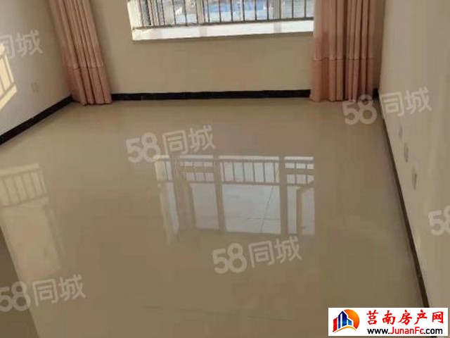 龙海国际 3室2厅 110平米 简单装修 1300元/月