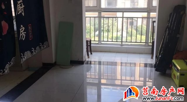 阜丰国际 3室2厅 142平米 简单装修 1200元/月