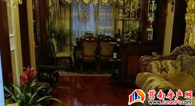 阜丰国际 4室2厅 172平米 豪华装修 150万元