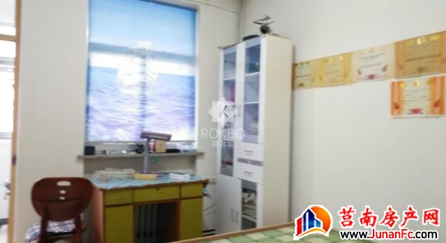 金碧花园 3室2厅 100平米 简单装修 833元/月
