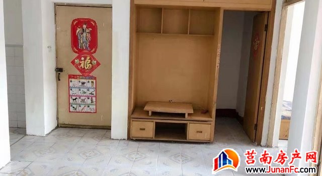 羊革厂家属院 3室2厅 68平米 精装修 35.8万元