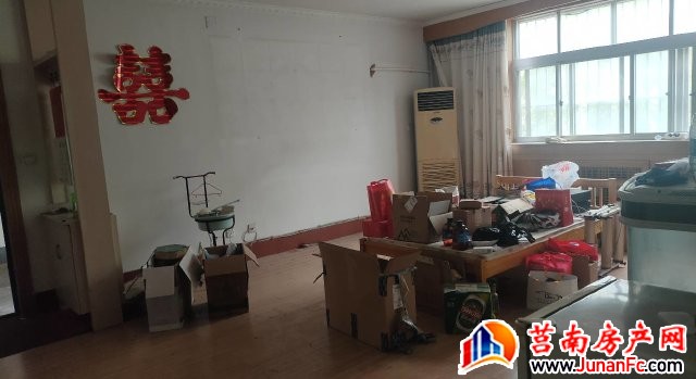 一中小区 3室2厅 140平米 精装修 116万元