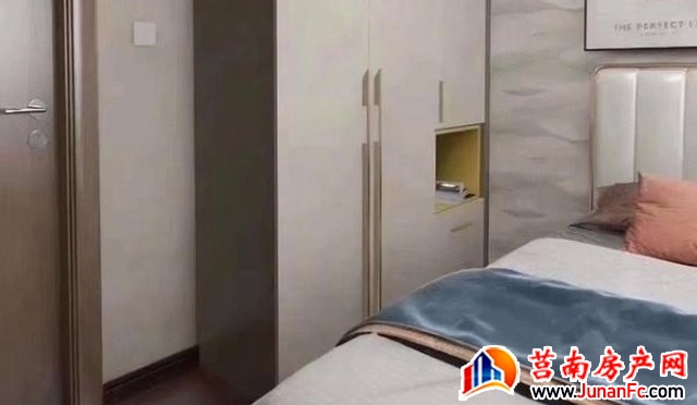 久隆财富广场 3室2厅 96平米 精装修 46万元